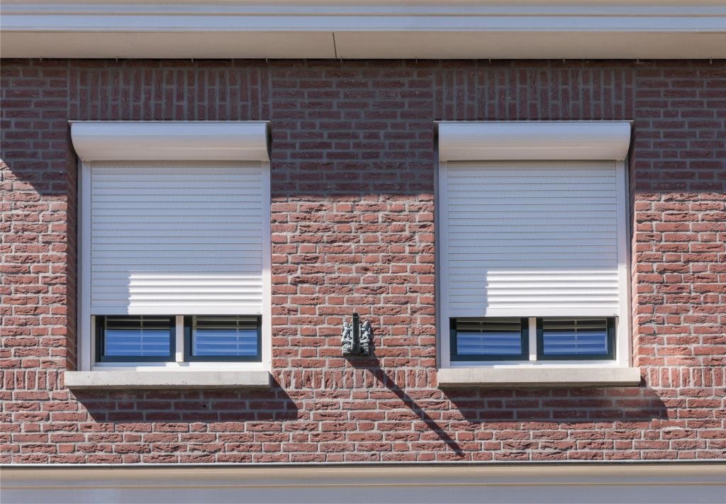 Voorzetrolluiken aluminium pvc wit ronde kast